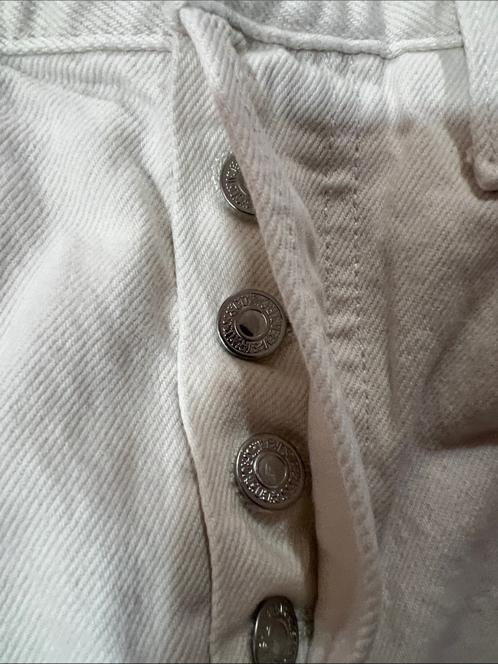 Levi's White Denim Shorts - Picture 8 of 8